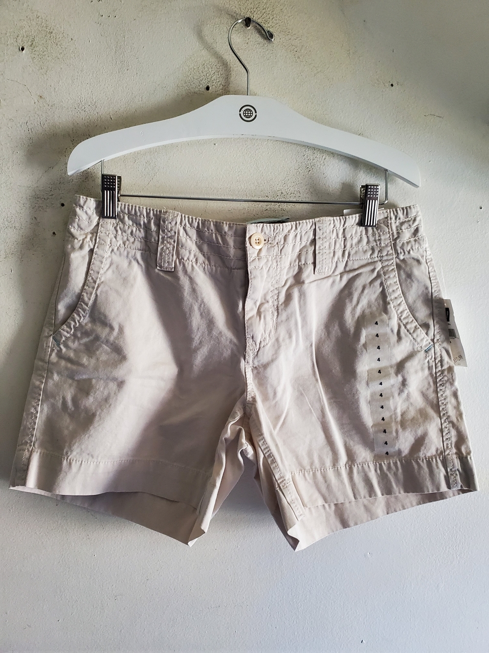 Gap Light Beige Casual Cotton Shorts Size 4.